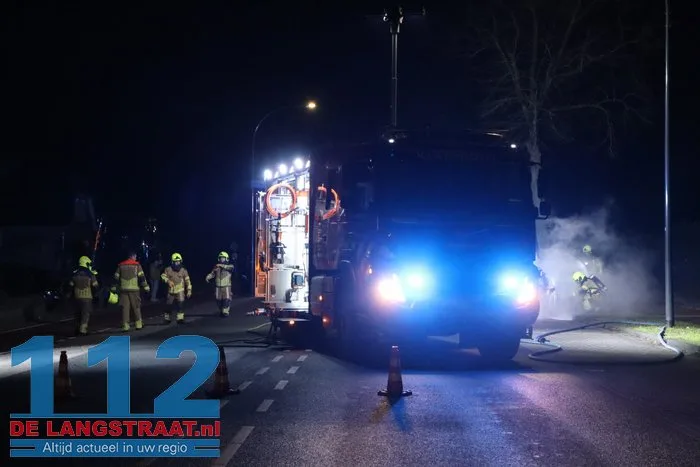 Geparkeerde auto gaat in vlammen op Sprang-Capelle 112 De Langstraat