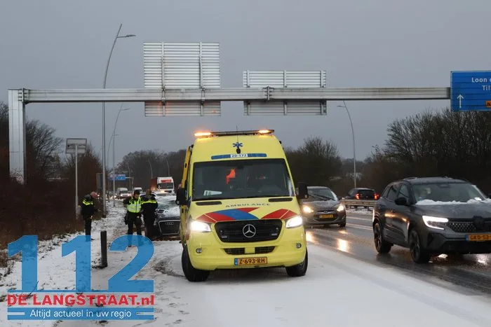 Ongeval tussen twee auto's Midden-Brabantweg Kaatsheuvel 5 Ongeval tussen twee auto's Midden-Brabantweg Kaatsheuvel 112 De Langstraat