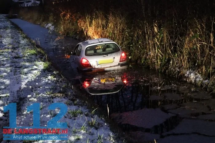 Auto door gladheid de sloot in Koesteeg Sprang-Capelle 112 De Langstraat