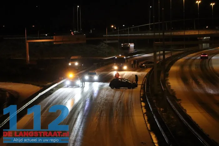 A59 Waalwijk richting Den Bosch afgesloten na ongevallen door extreme gladheid 112 De Langstraat