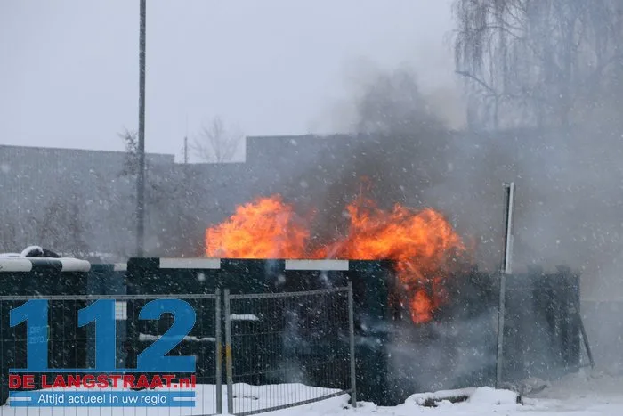 Grote restafval container in brand milieustraat Loon op Zand 112 De Langstraat