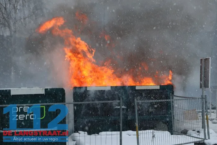 Grote restafval container in brand milieustraat Loon op Zand 112 De Langstraat