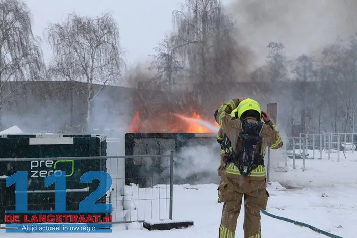 Grote restafval container in brand milieustraat Loon op Zand 112 De Langstraat