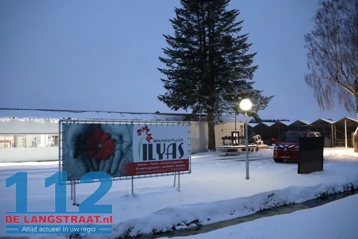 Deel kassencomplex bloemsierkunst Ilyas ingestort door sneeuwval 12 Deel kassencomplex bloemsierkunst Ilyas ingestort door sneeuwval 112 De Langstraat
