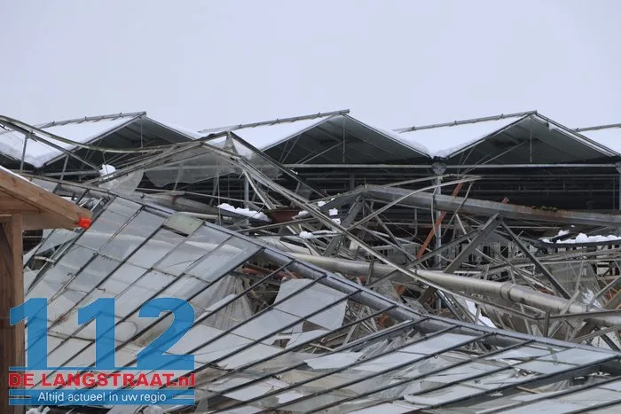 Kassen bezwijken onder sneeuw, levenswerk van Ilyas na 47 jaar verwoest 112 De Langstraat