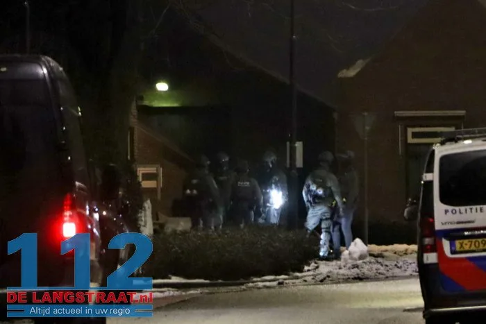 Arrestatieteam treft werkende cocaïnewasserij aan in Sprang-Capelle 10 Arrestatieteam treft werkende cocaïnewasserij aan in Sprang-Capelle 112 De Langstraat