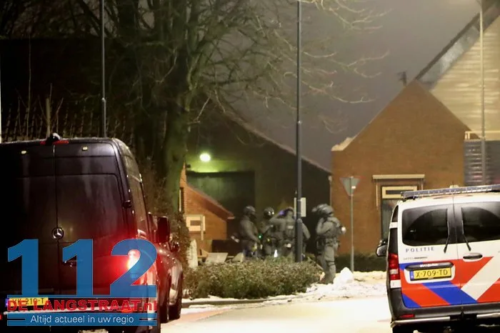 Arrestatieteam treft werkende cocaïnewasserij aan in Sprang-Capelle 15 Arrestatieteam treft werkende cocaïnewasserij aan in Sprang-Capelle 112 De Langstraat