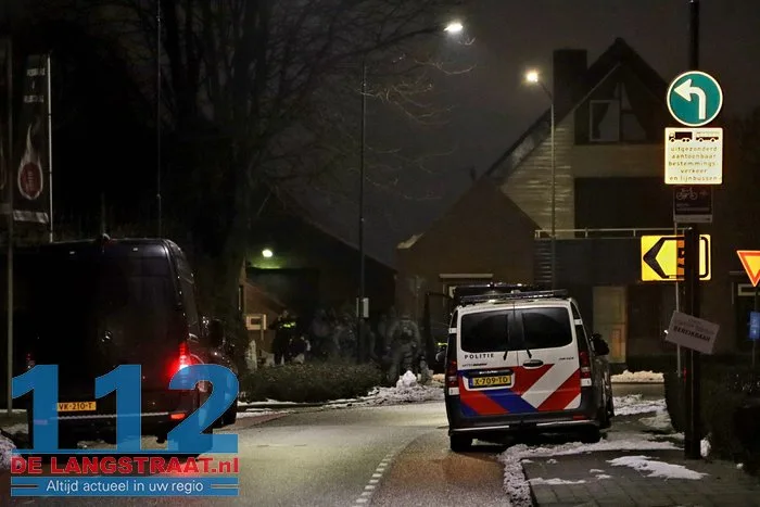 Arrestatieteam treft werkende cocaïnewasserij aan in Sprang-Capelle 17 Arrestatieteam treft werkende cocaïnewasserij aan in Sprang-Capelle 112 De Langstraat