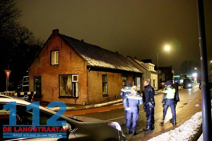 Arrestatieteam treft werkende cocaïnewasserij aan in Sprang-Capelle 22 Arrestatieteam treft werkende cocaïnewasserij aan in Sprang-Capelle 112 De Langstraat
