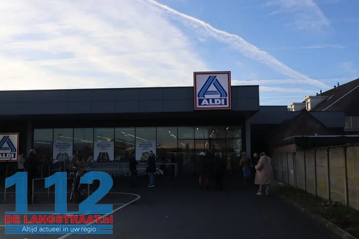 Brand in perscontainer bij Aldi Kaatsheuvel, woningen ontruimd 112 De Langstraat