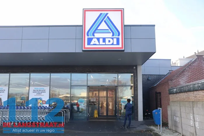 Brand in perscontainer bij Aldi Kaatsheuvel, woningen ontruimd 112 De Langstraat