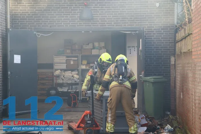 Brand in perscontainer bij Aldi Kaatsheuvel, woningen ontruimd 112 De Langstraat