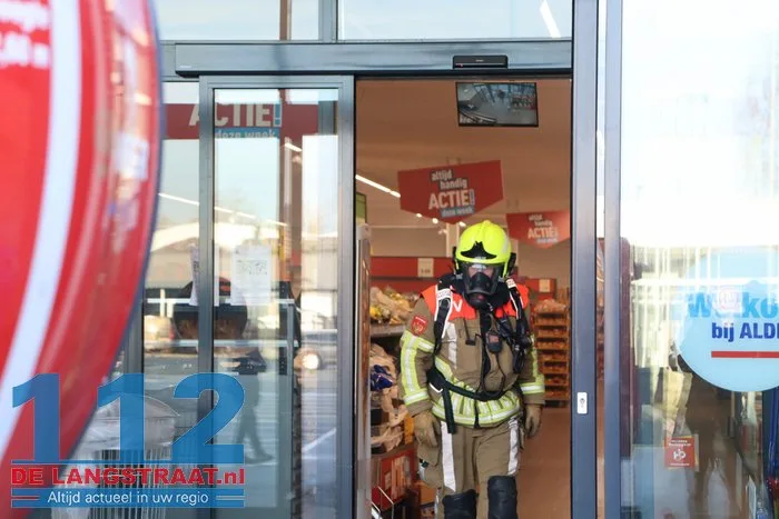 Brand in perscontainer bij Aldi Kaatsheuvel, woningen ontruimd 112 De Langstraat