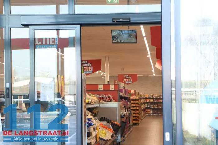 Brand in perscontainer bij Aldi Kaatsheuvel, woningen ontruimd 112 De Langstraat