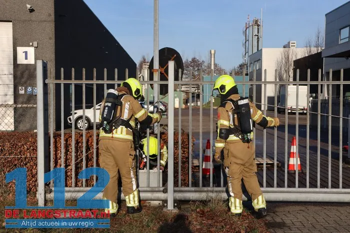 Brand uitgebroken op terrein van Ecco in Dongen, brandweer stond kwartier voor gesloten poort 112 De Langstraat