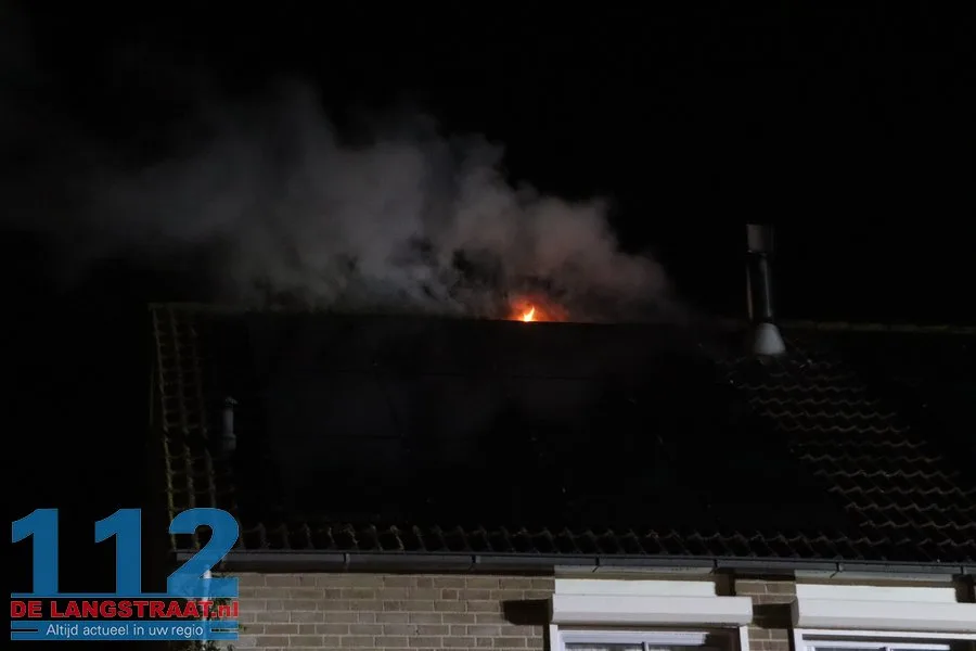Middelbrand bij woning in Drunen door brand bij schoorsteen 3 Middelbrand bij woning in Drunen door brand bij schoorsteen 112 De Langstraat