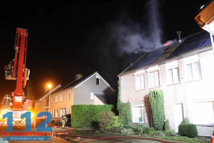 Middelbrand bij woning in Drunen door brand bij schoorsteen 4 Middelbrand bij woning in Drunen door brand bij schoorsteen 112 De Langstraat