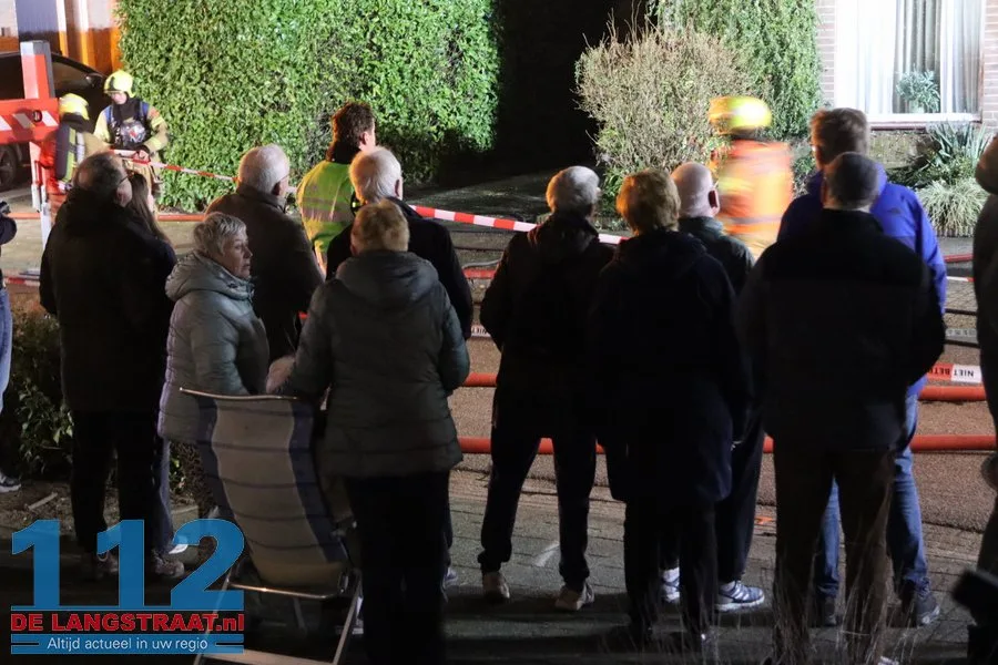 Middelbrand bij woning in Drunen door brand bij schoorsteen 20 Middelbrand bij woning in Drunen door brand bij schoorsteen 112 De Langstraat