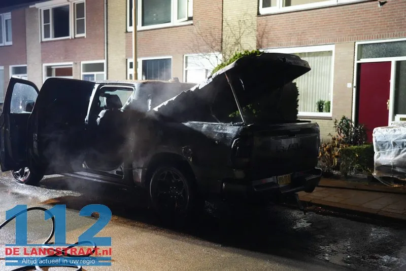 Pick-up vermoedeijk in brand gestoken in Drunen 112 De Langstraat