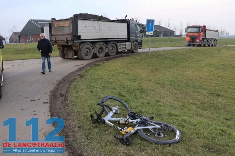 Wielrenner zwaargewond na ongeval met vrachtwagen Waspik 112 De Langstraat