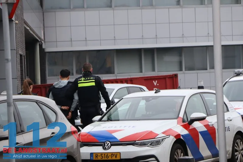 Politie valt pand in Sprang-Capelle binnen: voorbereidingsmateriaal voor hennepkwekerij gevonden 112 De Langstraat