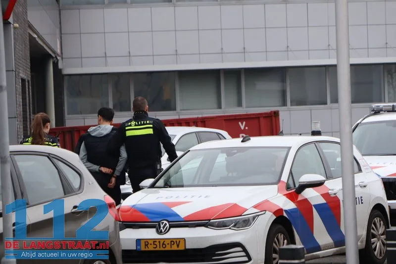 Politie valt pand in Sprang-Capelle binnen: voorbereidingsmateriaal voor hennepkwekerij gevonden 112 De Langstraat
