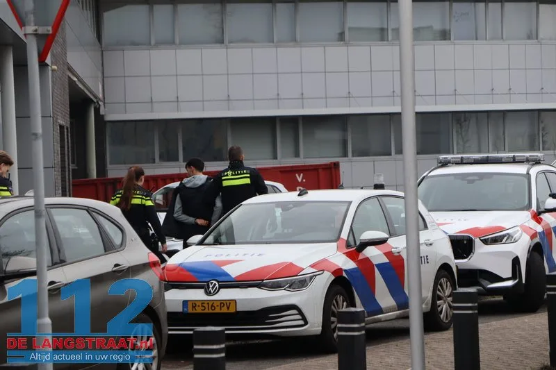 Politie valt pand in Sprang-Capelle binnen: voorbereidingsmateriaal voor hennepkwekerij gevonden 112 De Langstraat