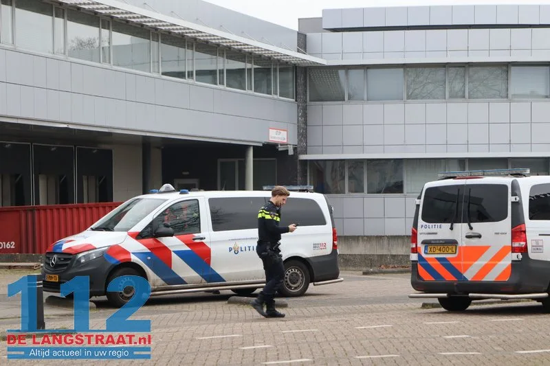 Politie valt pand in Sprang-Capelle binnen: voorbereidingsmateriaal voor hennepkwekerij gevonden 112 De Langstraat