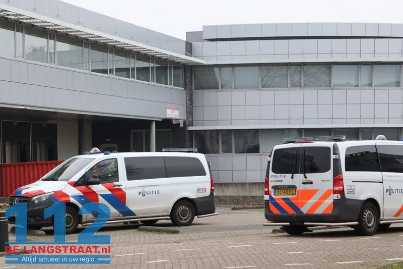 Politie valt pand in Sprang-Capelle binnen: voorbereidingsmateriaal voor hennepkwekerij gevonden 112 De Langstraat