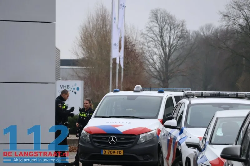 Politie valt pand in Sprang-Capelle binnen: voorbereidingsmateriaal voor hennepkwekerij gevonden 112 De Langstraat