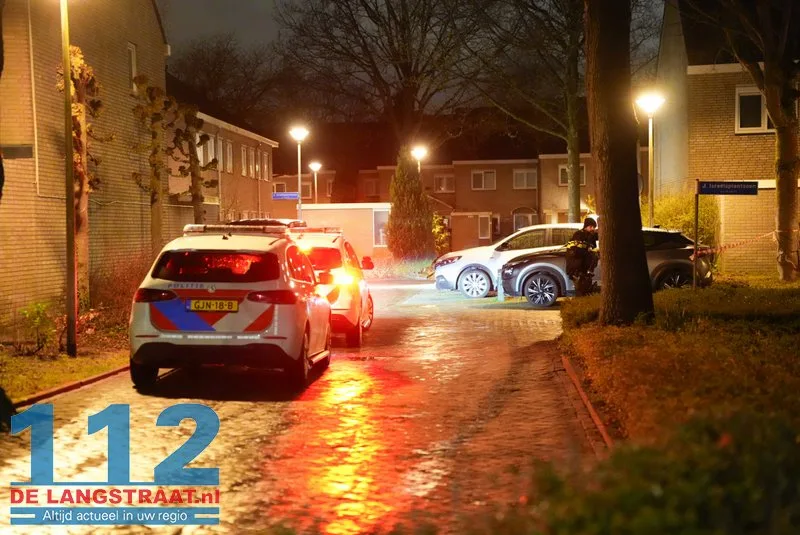 Woning onder vuur genomen: kogelgaten in gevel en voordeur Drunen 2 Woning onder vuur genomen: kogelgaten in gevel en voordeur Drunen 112 De Langstraat