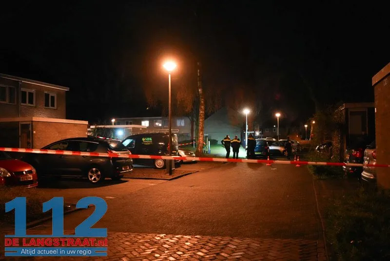 Woning onder vuur genomen: kogelgaten in gevel en voordeur Drunen 4 Woning onder vuur genomen: kogelgaten in gevel en voordeur Drunen 112 De Langstraat