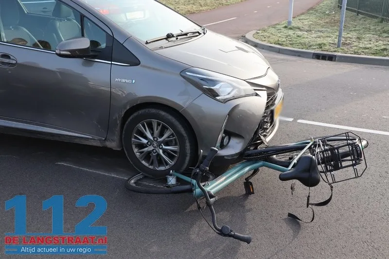 Scholier aangereden door auto Vimmerik Nieuwkuijk 7 Scholier aangereden door auto Vimmerik Nieuwkuijk 112 De Langstraat