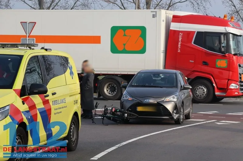 Scholier aangereden door auto Vimmerik Nieuwkuijk 8 Scholier aangereden door auto Vimmerik Nieuwkuijk 112 De Langstraat