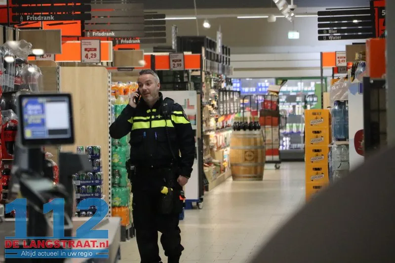 Gewapende overval op Lidl in Waalwijk: Politie lost waarschuwingsschoten bij aanhouding 112 De Langstraat