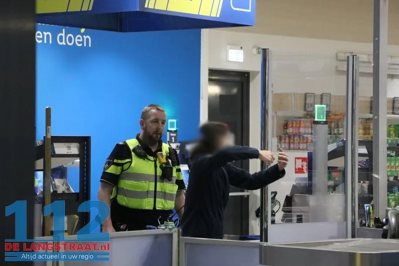 Gewapende overval op Lidl in Waalwijk: Politie lost waarschuwingsschoten bij aanhouding 112 De Langstraat