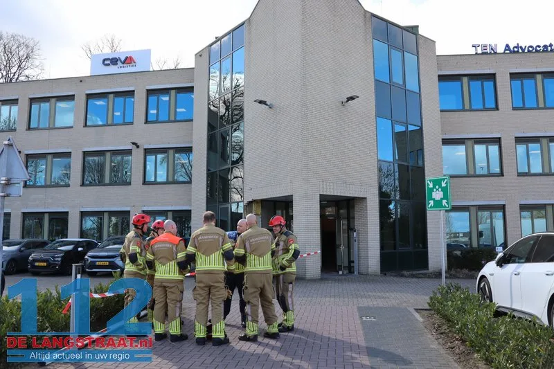 Bedrijfspand Taxandriaweg ontruimd na crash tegen gevel 112 De Langstraat