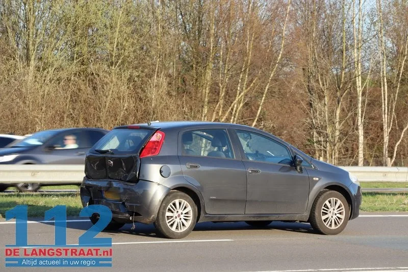 Auto’s botsen op Midden-Brabantweg in Loon op Zand, file tot aan de Efteling 112 De Langstraat