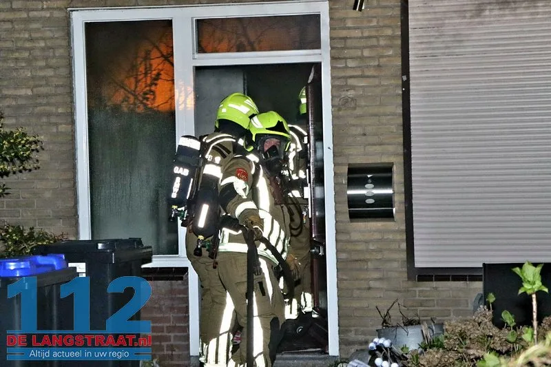 Keukenbrand in Waalwijkse woning: Bewoners ademen rook in 112 De Langstraat