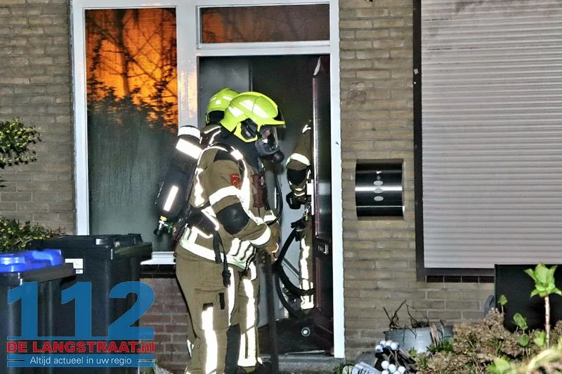 Keukenbrand in Waalwijkse woning: Bewoners ademen rook in 112 De Langstraat
