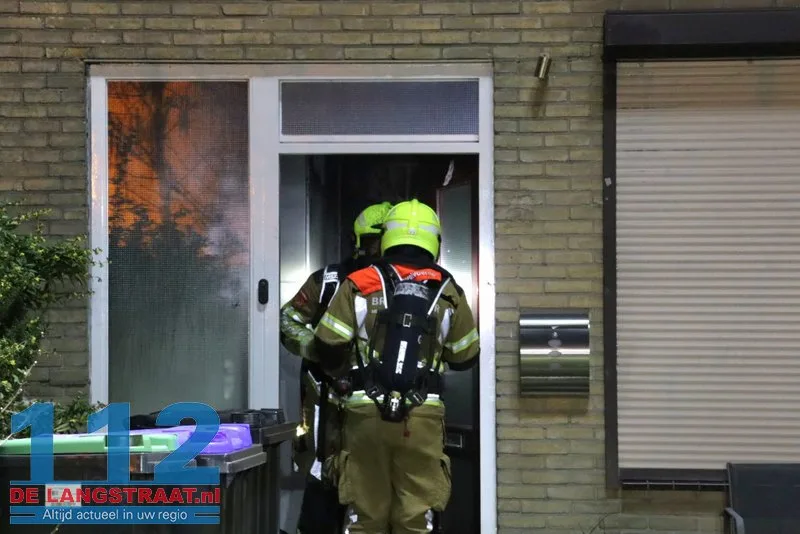 Keukenbrand in Waalwijkse woning: Bewoners ademen rook in 112 De Langstraat