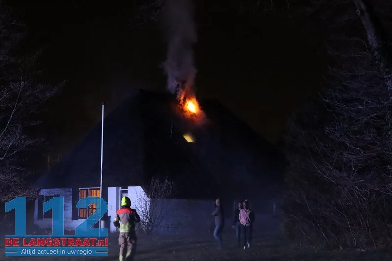 Grote brand in boerderij met rieten dak Loon op Zand 112 De Langstraat