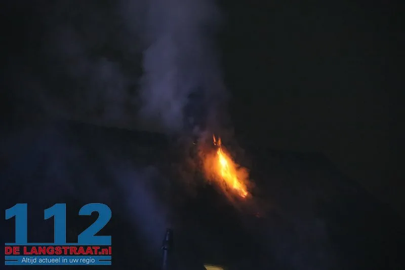 Grote brand in boerderij met rieten dak Loon op Zand 112 De Langstraat