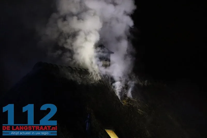 Grote brand in boerderij met rieten dak Loon op Zand 112 De Langstraat