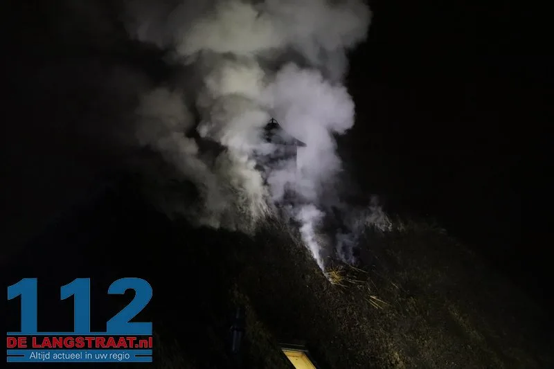 Grote brand in boerderij met rieten dak Loon op Zand 112 De Langstraat