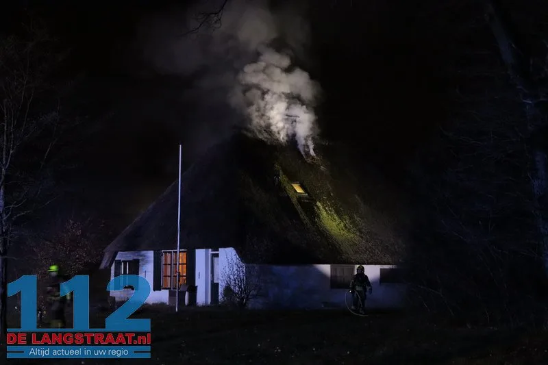 Grote brand in boerderij met rieten dak Loon op Zand 112 De Langstraat