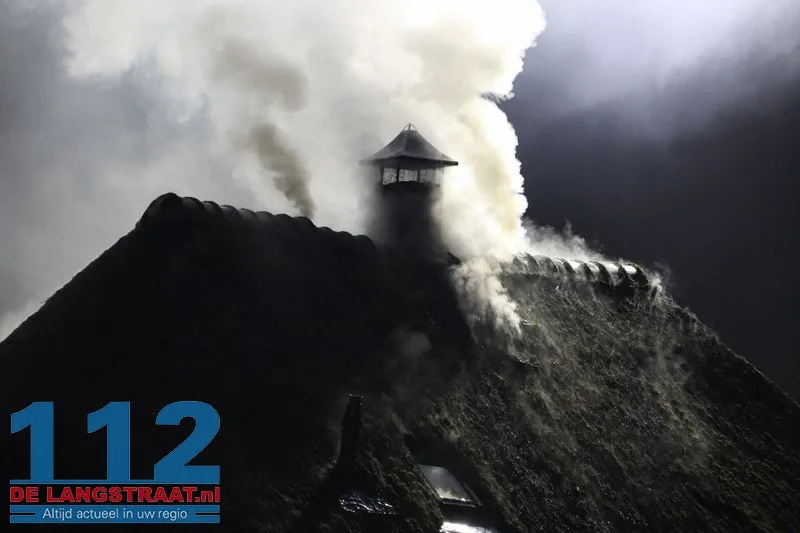 Grote brand in boerderij met rieten dak Loon op Zand 112 De Langstraat
