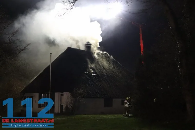 Grote brand in boerderij met rieten dak Loon op Zand 112 De Langstraat