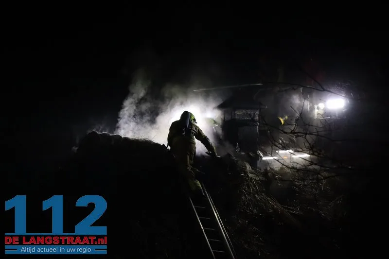 Grote brand in boerderij met rieten dak Loon op Zand 112 De Langstraat
