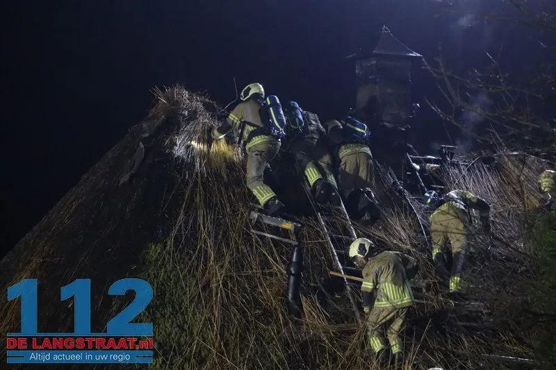 Grote brand in boerderij met rieten dak Loon op Zand 112 De Langstraat